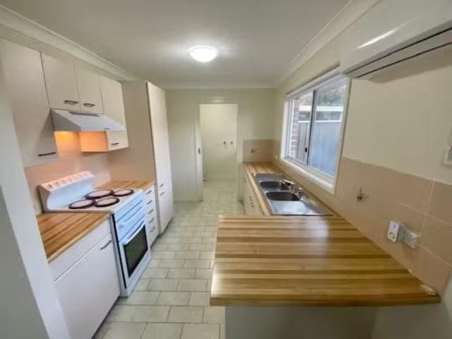 For Rent! 4/52 56 William Street, NORTH RICHMOND House for ren.
