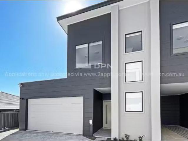 Cheap 4/53 55 Raleigh Street, ALBION PARK Townhouse for rent.