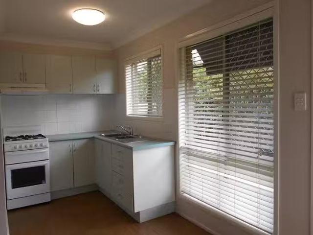 Just in! 4/552 Sherwood Road, Sherwood, QLD 4075