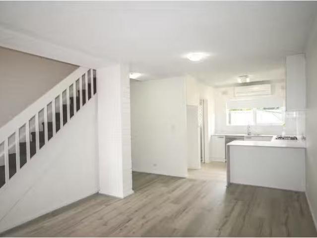 For Rent! 4/56 Jetty Road, Brighton SA 5048