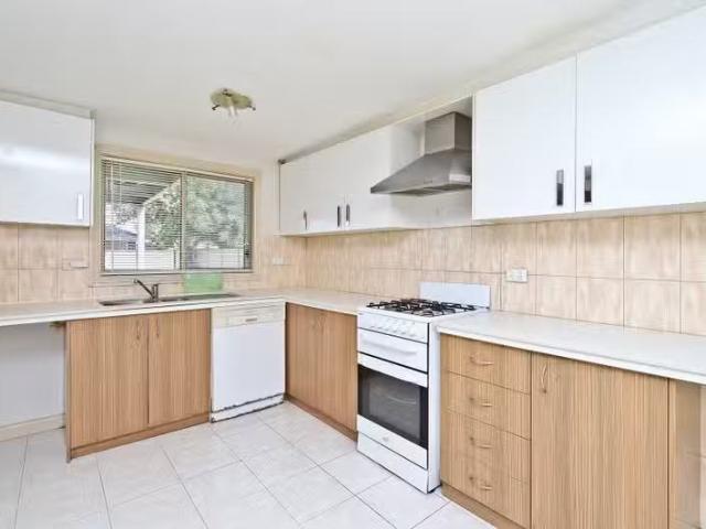 Just in! 45 View Street, St Albans VIC 3021