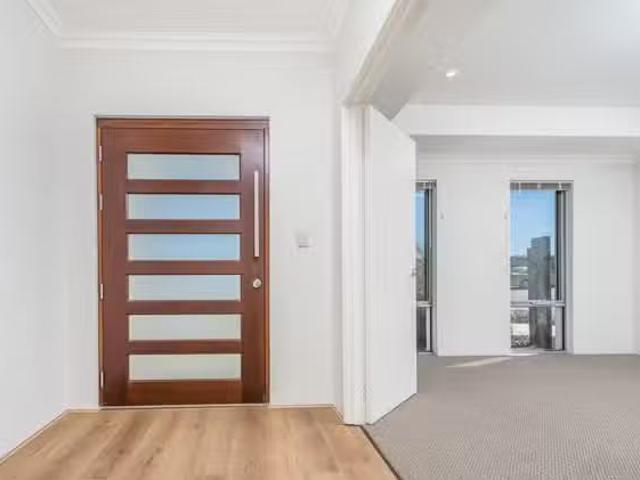 Charming 45 Selacosa Avenue, Jindalee, WA 6036