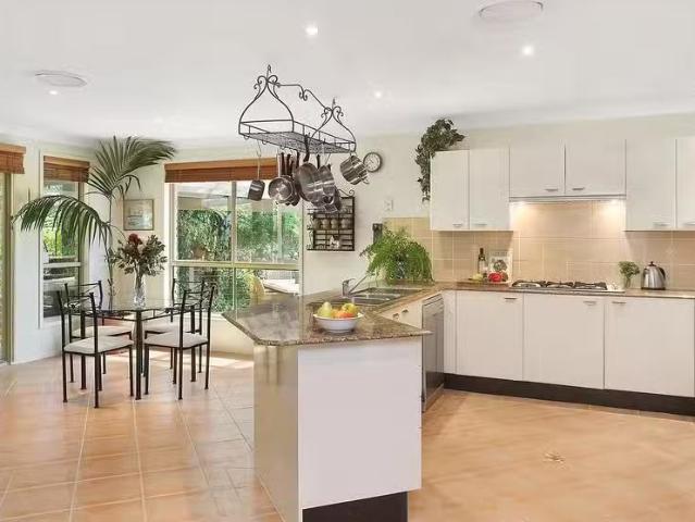 Charming 46 Cribb Street, BERKELEY House for rent Listed by T.
