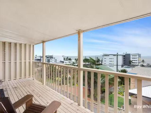 Nice 4/6A Logan Lane, Yeppoon, QLD 4703