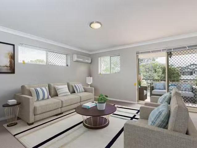 Deal! 4/72 Earl Street, Greenslopes, QLD 4120