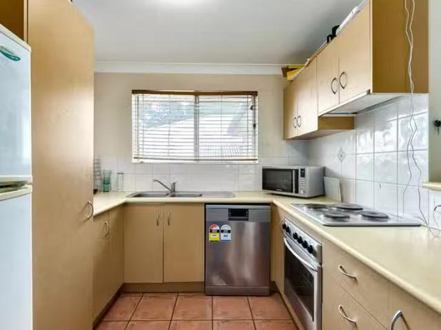 Unique 4/73 Erneton Street, Newmarket, QLD 4051