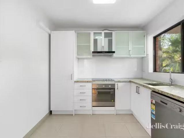 Cheap 4/77 Yarra Street, Heidelberg VIC 3084