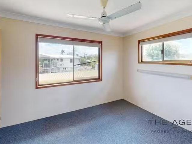 Nice 4/79 Stenlake Avenue, Kawana, QLD 4701