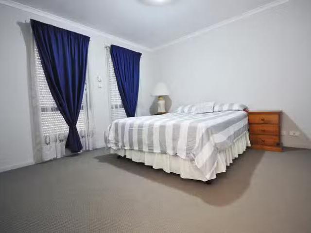 Nice 48 East Parkway, Andrews Farm, SA 5114