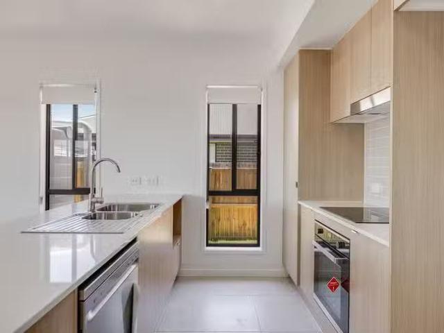 Rental! 49 Tallowwood Boulevard, Cotswold Hills, QLD 4350