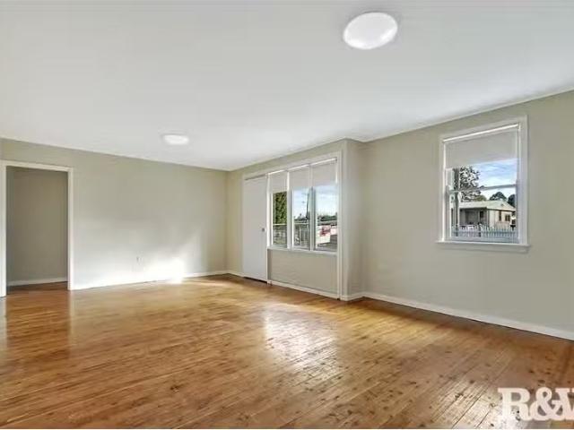 Deal! 49 Neriba Crescent, WHALAN House for rent Listed by Mel.