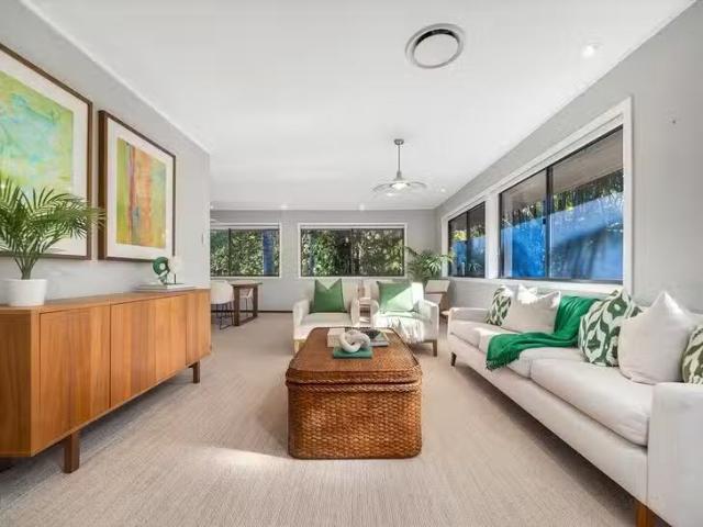 New 4 Neptune Street, Chapel Hill, QLD 4069