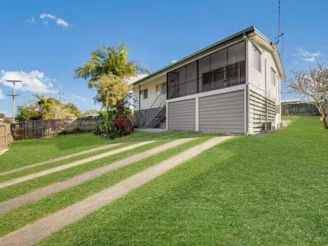Nice 4 Angler Street, Toolooa, QLD 4680