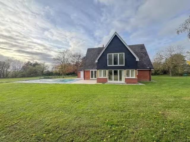 Nice 4 BA 5 bedroom detached house for rent in Boyton End, Sto.