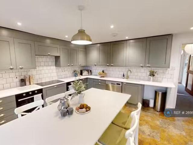 Unique 4 BA 7 bedroom terraced house for rent in Small Lane, B.