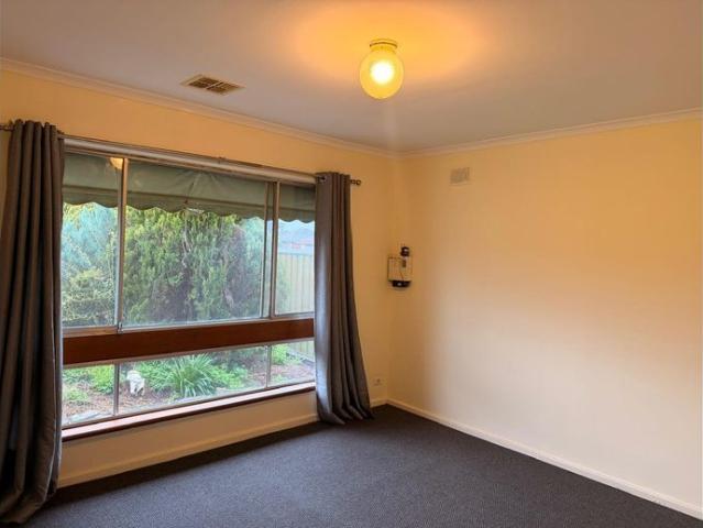 Charming 4 Bed, 2 Bath, Pet Friendly Family Home in Parafield Gardens