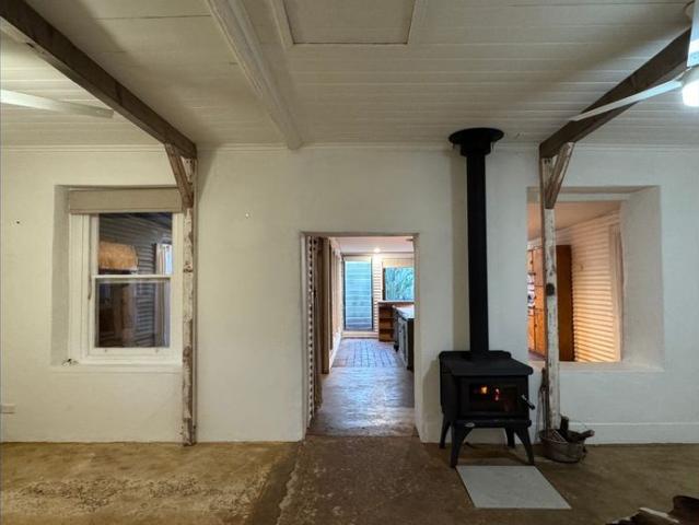 Charming 4 Bedroom Cottage with Detached Studio