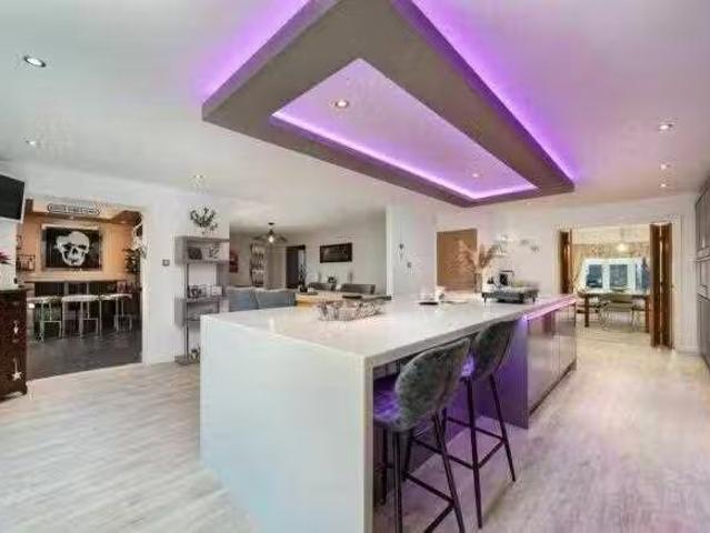 Unique 4 bedroom detached house for rent in High Trees Road, S.