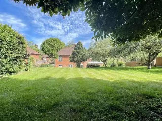 New 4 bedroom detached house for rent in Valley Road, Welwyn G.