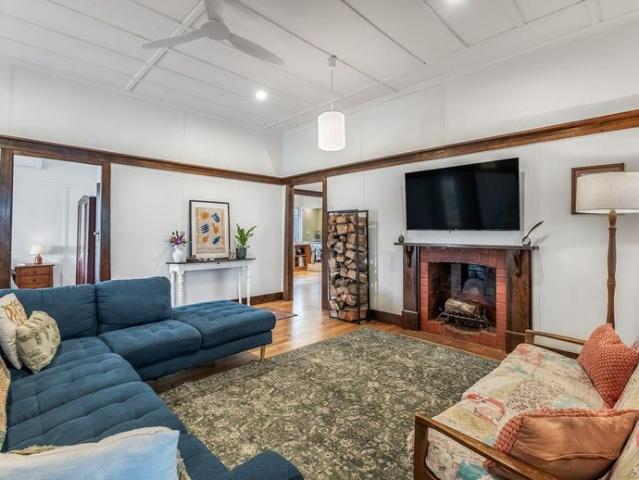 Charming 4 bedroom Family Home