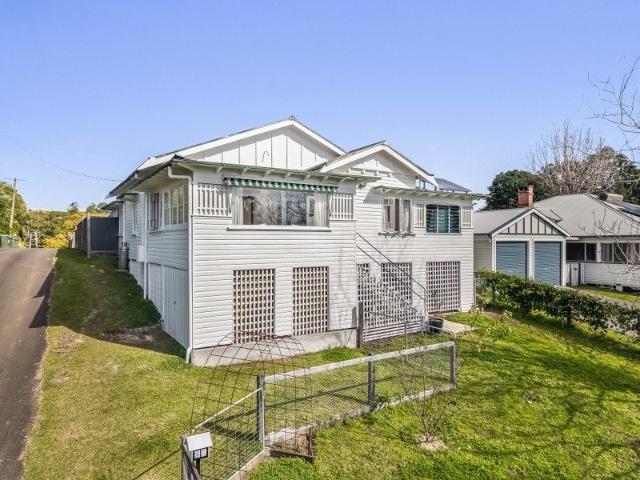 Charming 4 bedroom Family Home