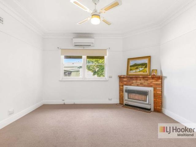 Charming 4 Bedroom Family Home with Rear Access & Garage