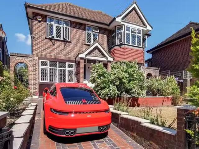 Unique 4 bedroom house for rent in New Street Hill, Bromley, BR1