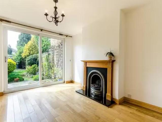 Deal! 4 bedroom house for rent in Queen Anne Avenue, Bromley S.