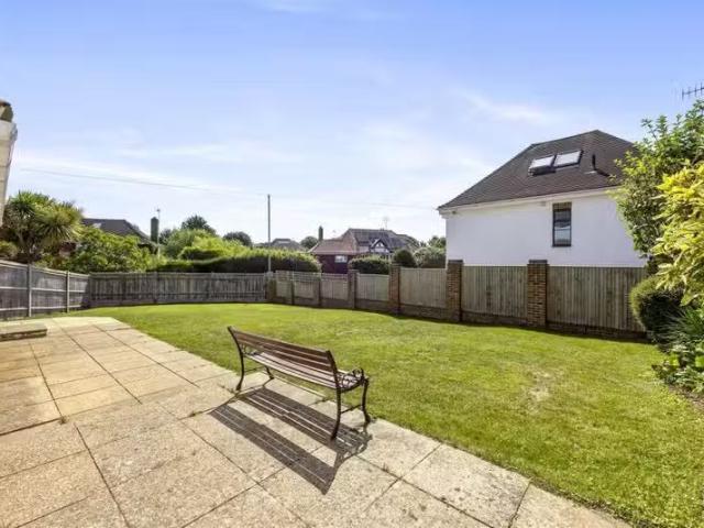 Charming 4 bedroom house for rent in Woodland Drive, Hove, BN3