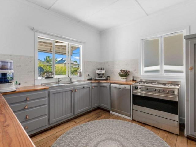 Charming 4 Bedroom Home in East Brisbane 54 Heidelberg Street