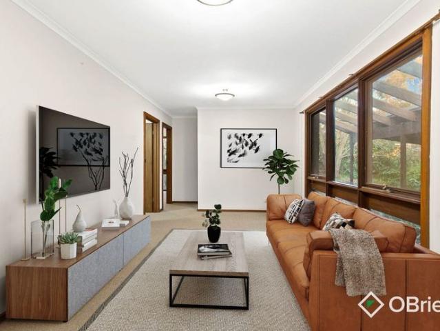 Charming 4 Bedroom Home in Prime Frankston South Location