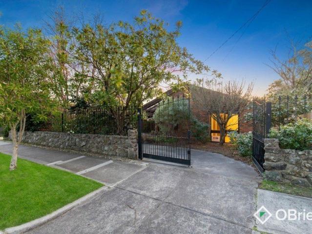 Charming 4 Bedroom Home in Prime Frankston South Location