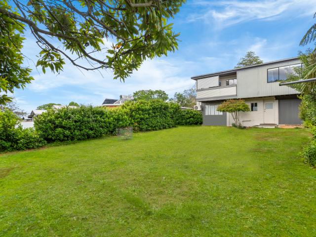 Charming 4 Bedroom Home in Prime Olde Eagle Heights Location