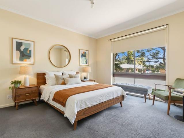Charming 4 bedroom home in quite neighbourhood