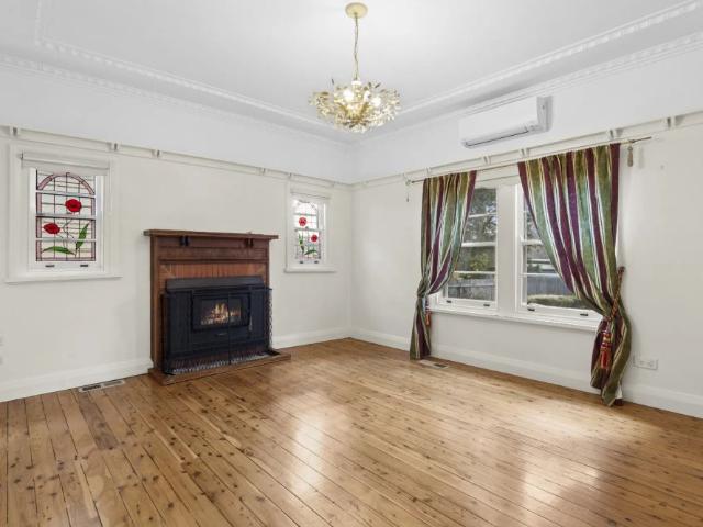 Charming 4 Bedroom Heritage Cottage in the Heart of Queanbeyan