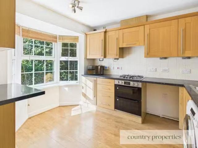 Cheap 4 bedroom semi detached house for rent in Langstone Ley.