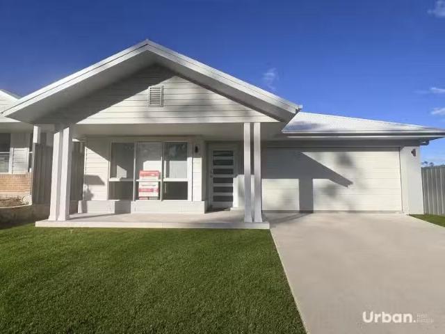 Unique 4 BR North Rothbury House for rent Listed by Bronlyn D.