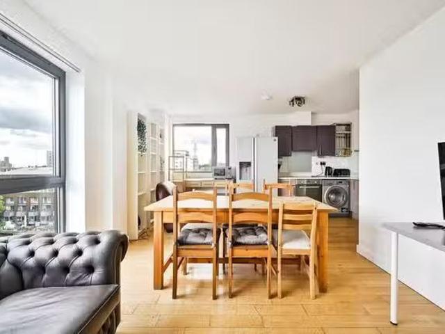 New 4 BR Baltic Place