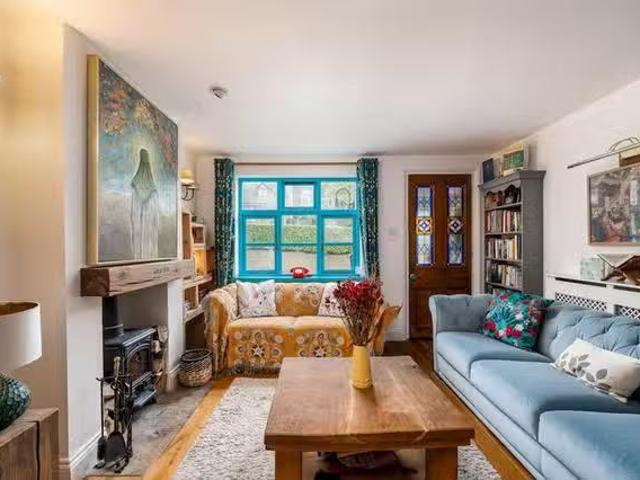 Deal! 4 BR Belsize Cottages