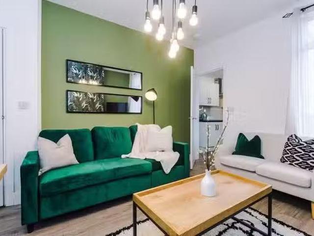 Cheap 4 BR Leonard Street