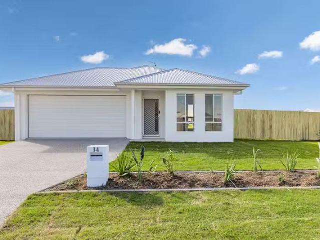Unique 4 BR 14 Flame Tree Drive, BURRUM HEADS, QLD 4659 Hous.