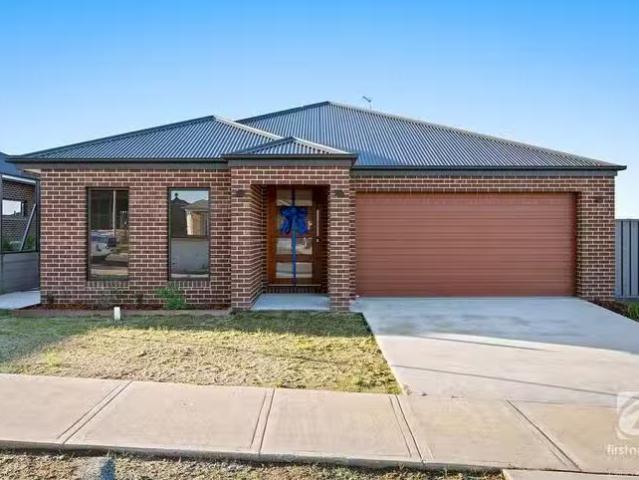 Charming 4 BR 156 Hillford Circuit, Thurgoona, NSW 2640