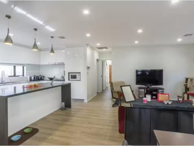 Unique 4 BR 15 Selection Street, Lawson House for rent Listed.