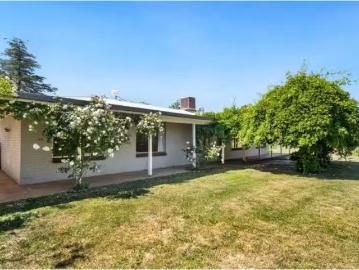 House for rent in Cargo, Cabonne - Garden