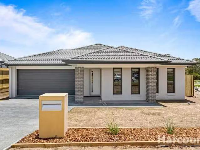 Cozy 4 BR 16 Summer Drive, WONDUNNA, QLD 4655 House for Rent