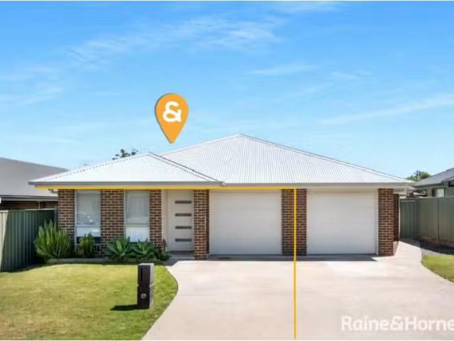 Nice 4 BR 16 Vendetta Street, NOWRA Townhouse for rent Listed.
