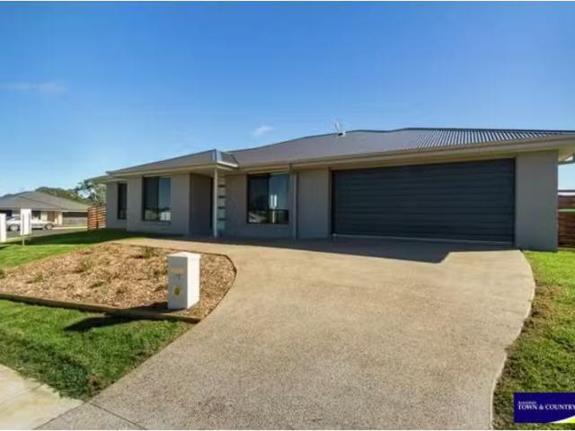 Nice 4 BR 17 Spearmount Drive, ARMIDALE House for rent Listed.