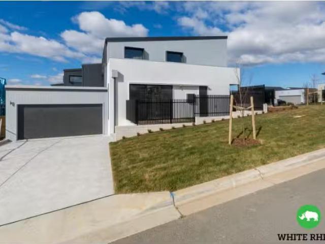 Unique 4 BR 18 Leader Street, Googong Townhouse for rent List.