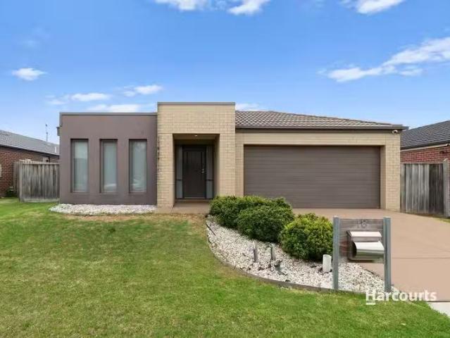 Rental! 4 BR 18 Raven Court, Pakenham, VIC 3810 House for Rent