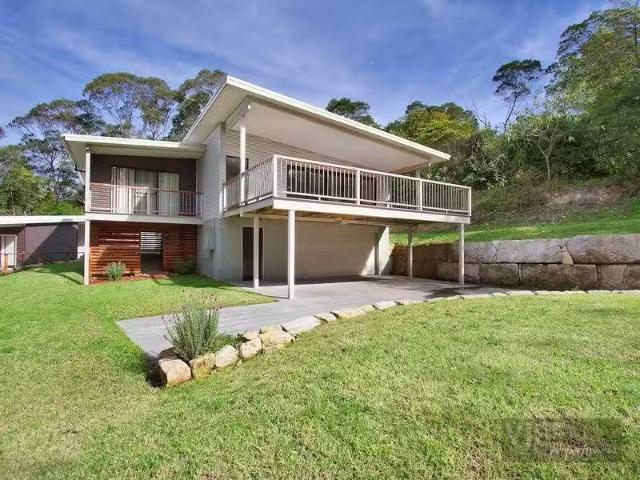 Rental! 4 BR 18 Tomah Street, Kurrajong Heights House for rent.